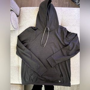Vuori Sunday NWOT pocket recycled polyester hoodie charcoal heather M 👍🏼